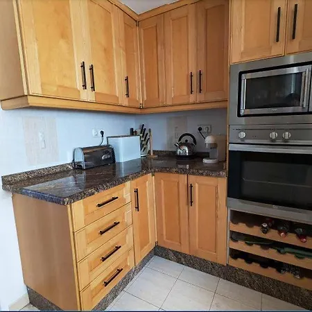 Sea View Penthouse דירה